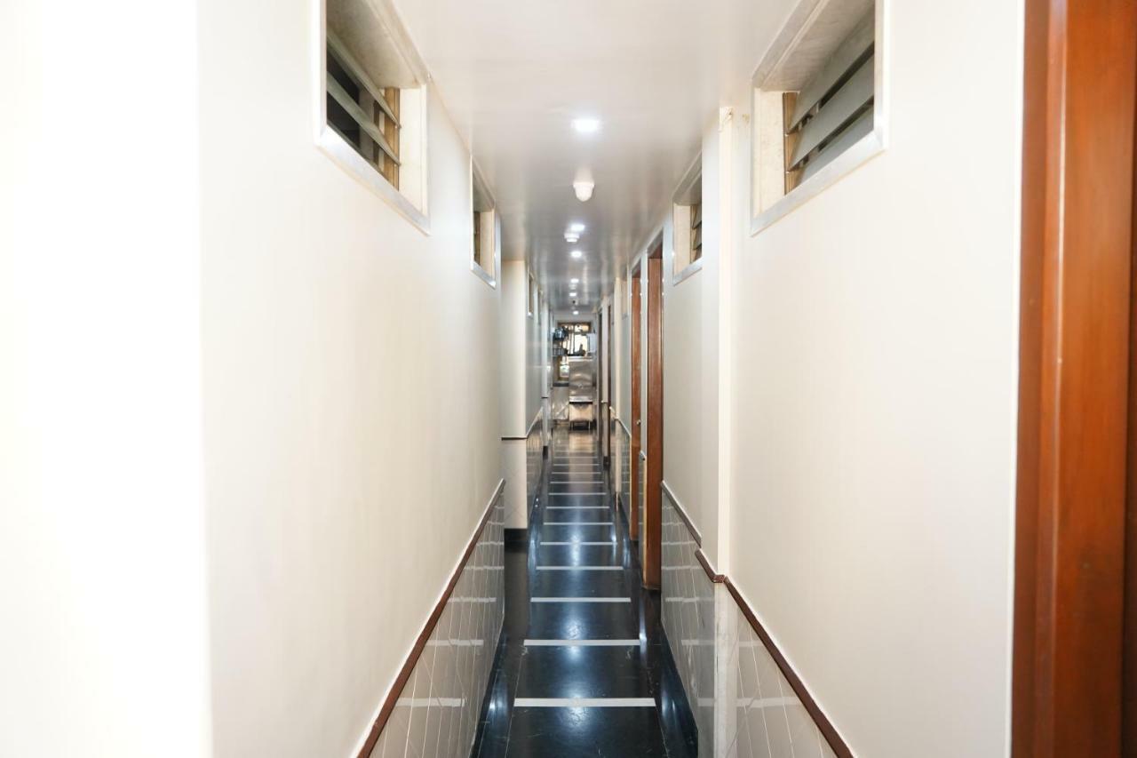 ホテル Sharda Residency ムンバイ エクステリア 写真