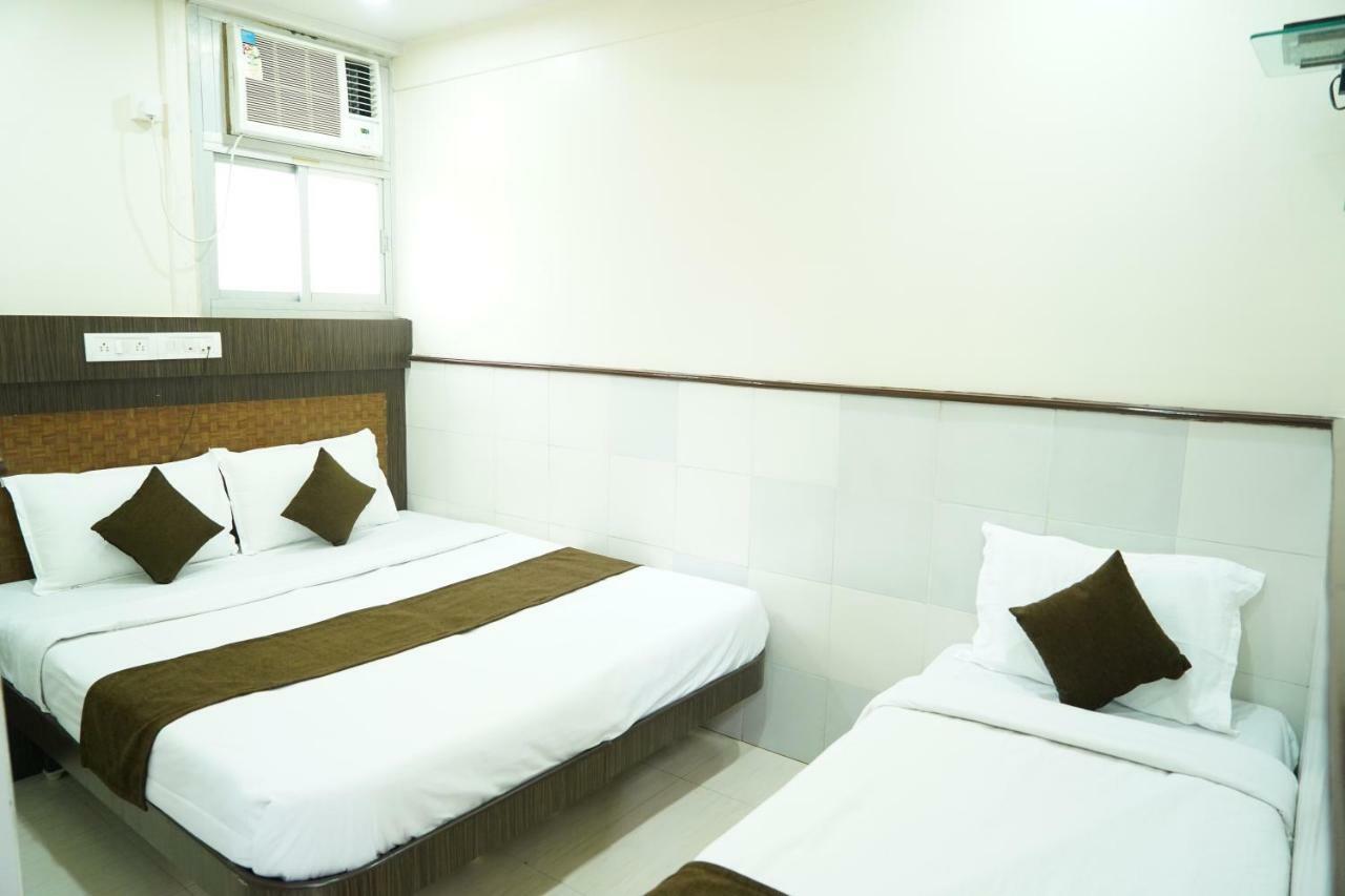 ホテル Sharda Residency ムンバイ エクステリア 写真